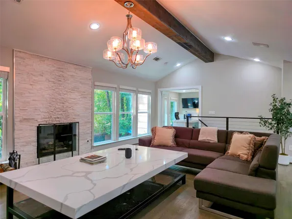 7 Leisure Ln, Spring, TX 77380
