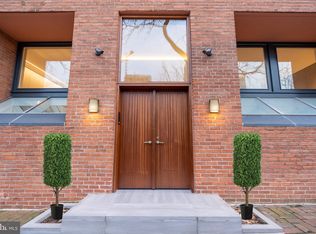 110 Delancey St, Philadelphia, PA 19106