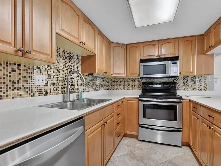 243 NW 45th Ave #243 — Photo 6
