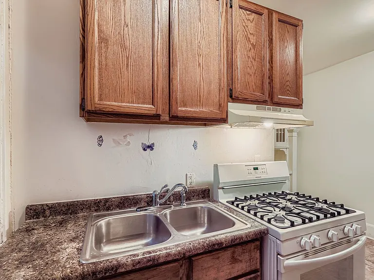 250 Marshall Ave — Photo 10