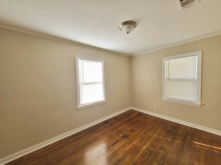 1408 Dexter Ave — Photo 11