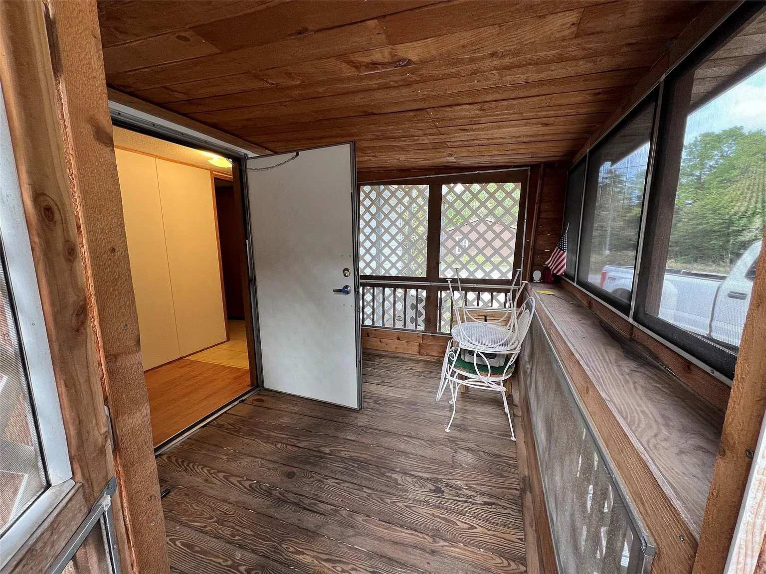 3 bed, 1.0 bath, 840 sqft, $900 — Photo 4