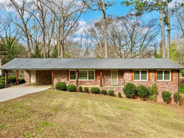 1505 Robinhood Trl, Gainesville, GA 30501