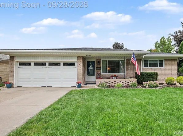32200 Whitley Cir, Warren, MI 48088