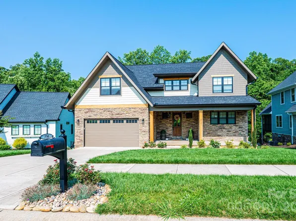 3741 9th Street Ct NE, Hickory, NC 28601