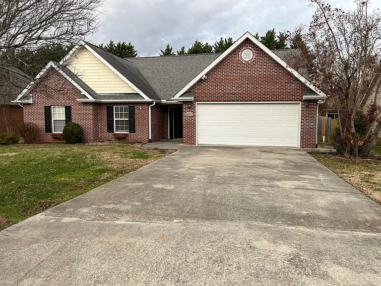 1817 Andy Ln — Photo 1