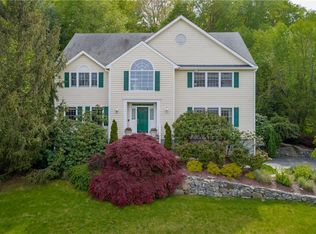 10 Random Farms Dr, Chappaqua, NY 10514