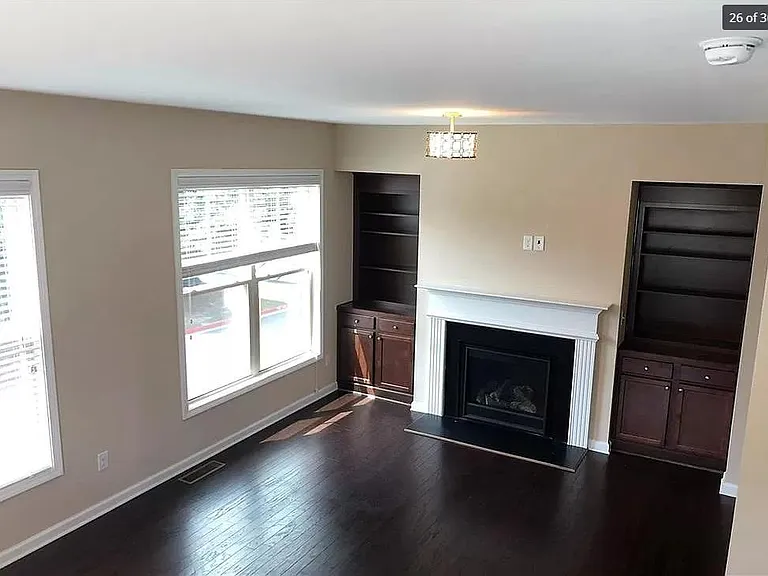 living room 2/4