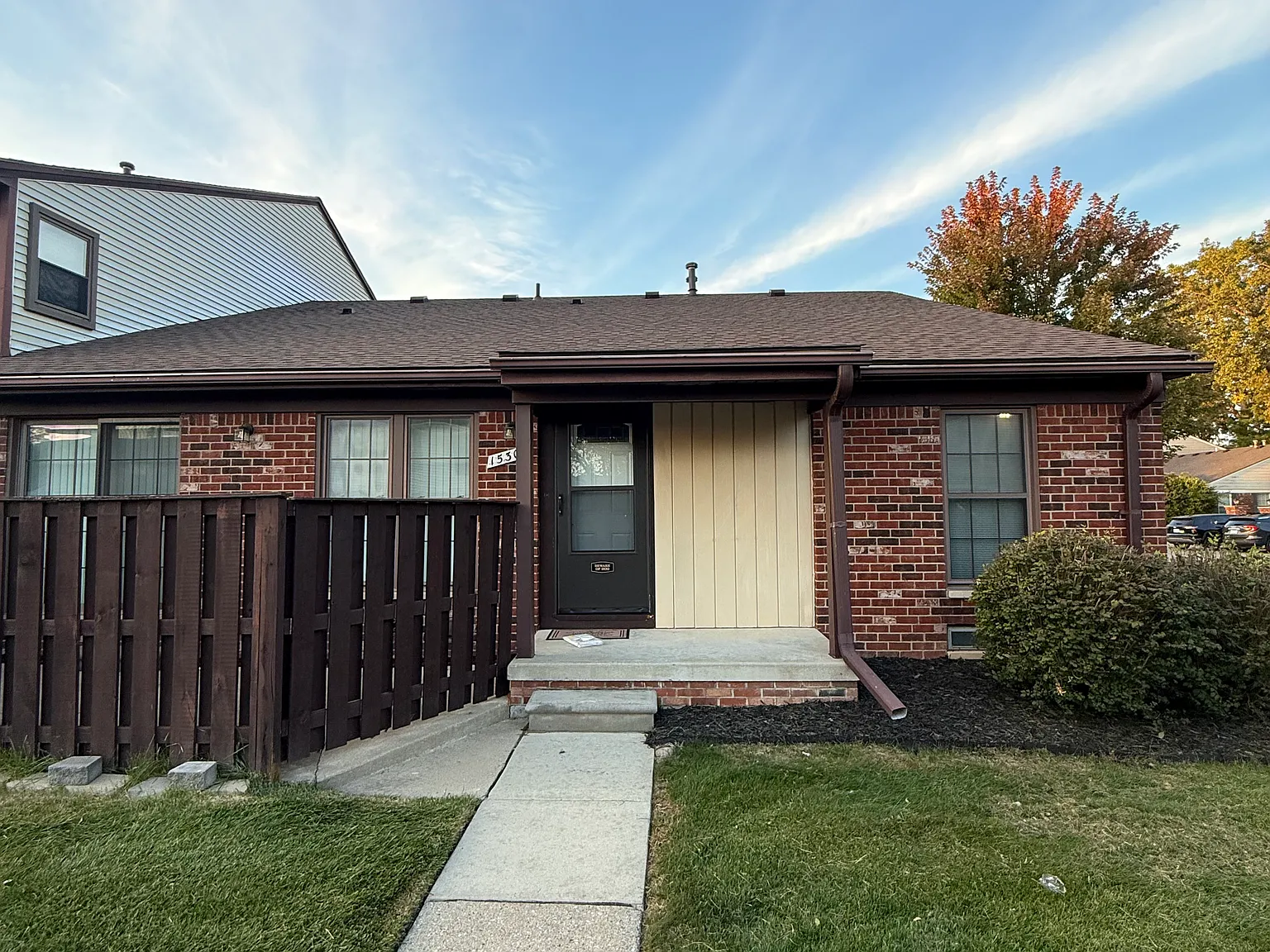 2 bed, 905 sqft, $1,700 — Photo 1