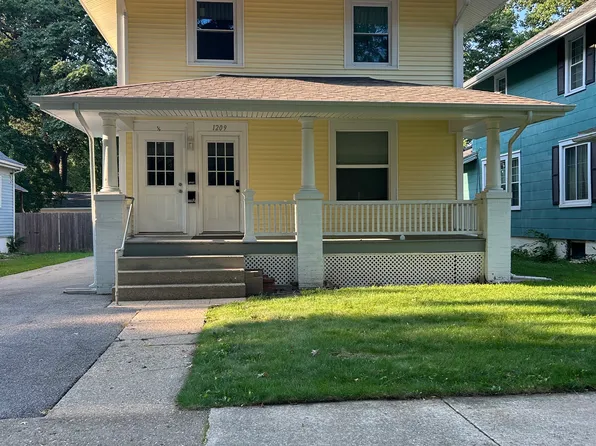 1209 Governor St, Springfield, IL 62704