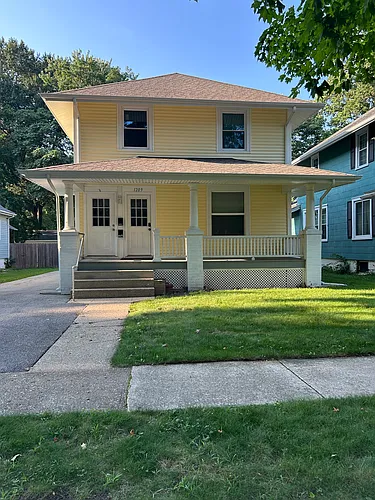 1209 Governor St Photo 1