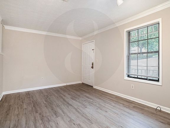 4th image of 3233 Highpoint Ct