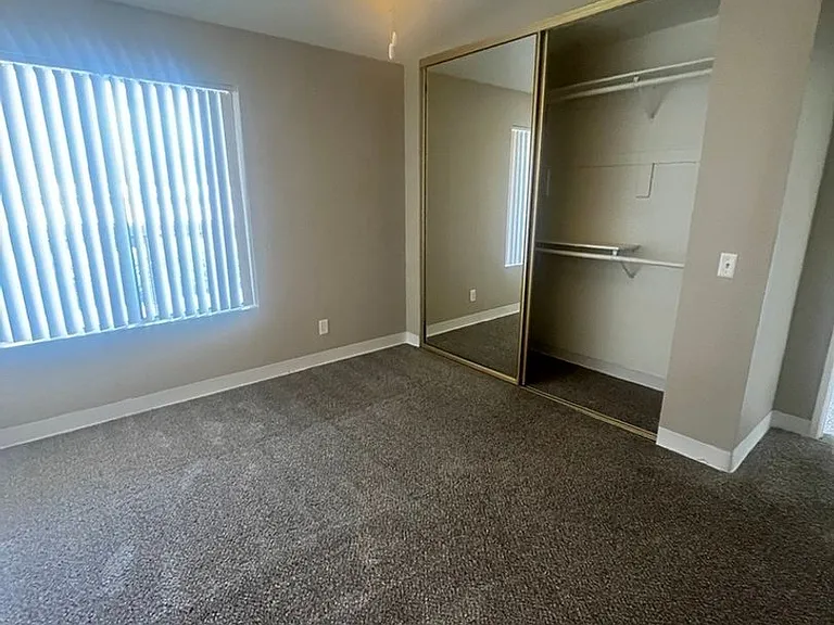 Park Yale Senior Apartments — Photo 14