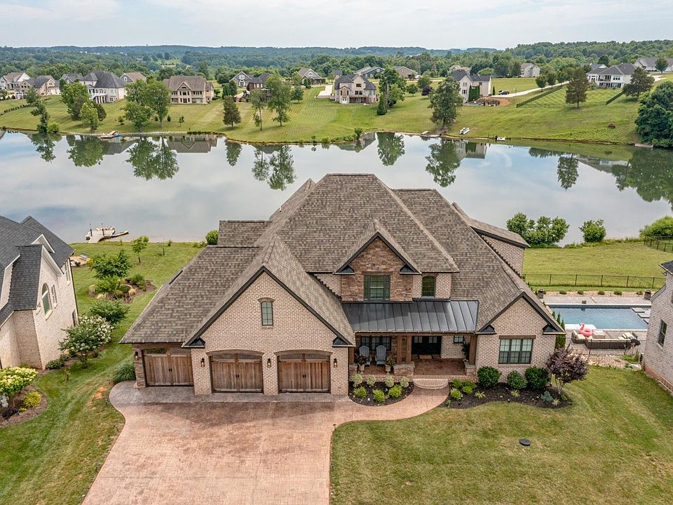 1st image of 1680 Lake Manor Dr