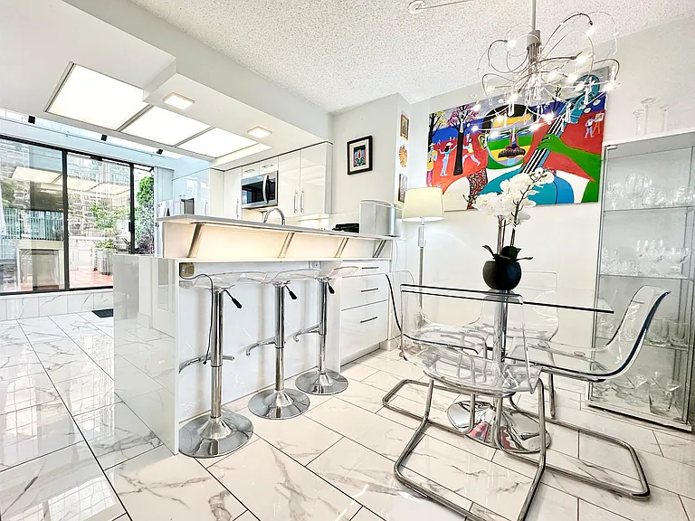 850 Burrard St #1006 — Photo 10