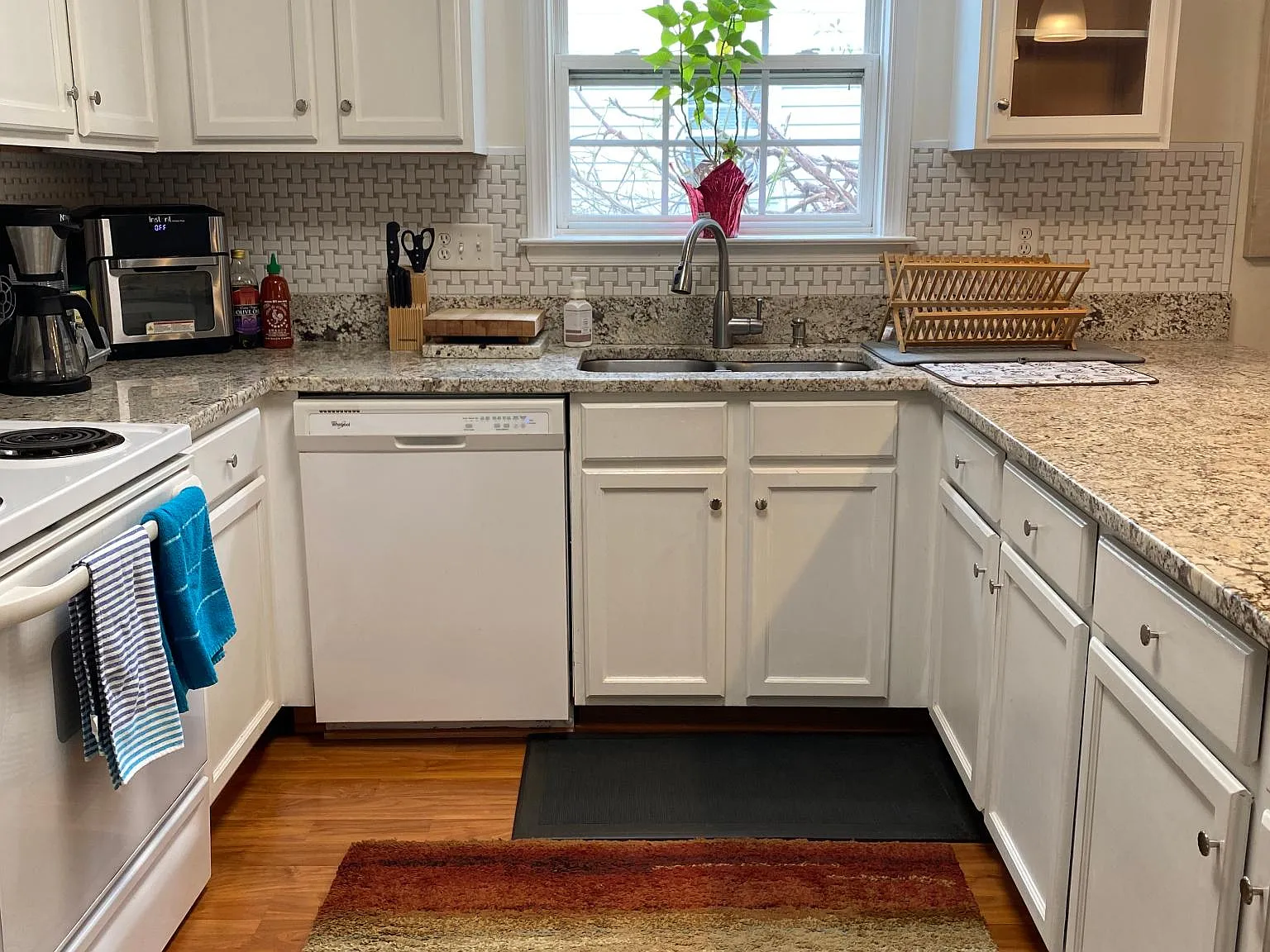 2908 Greenway Ave — Photo 3