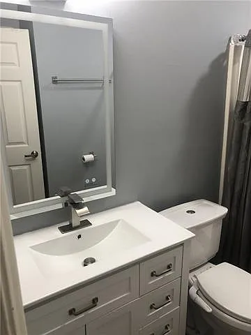 71 New England Ct — Photo 2