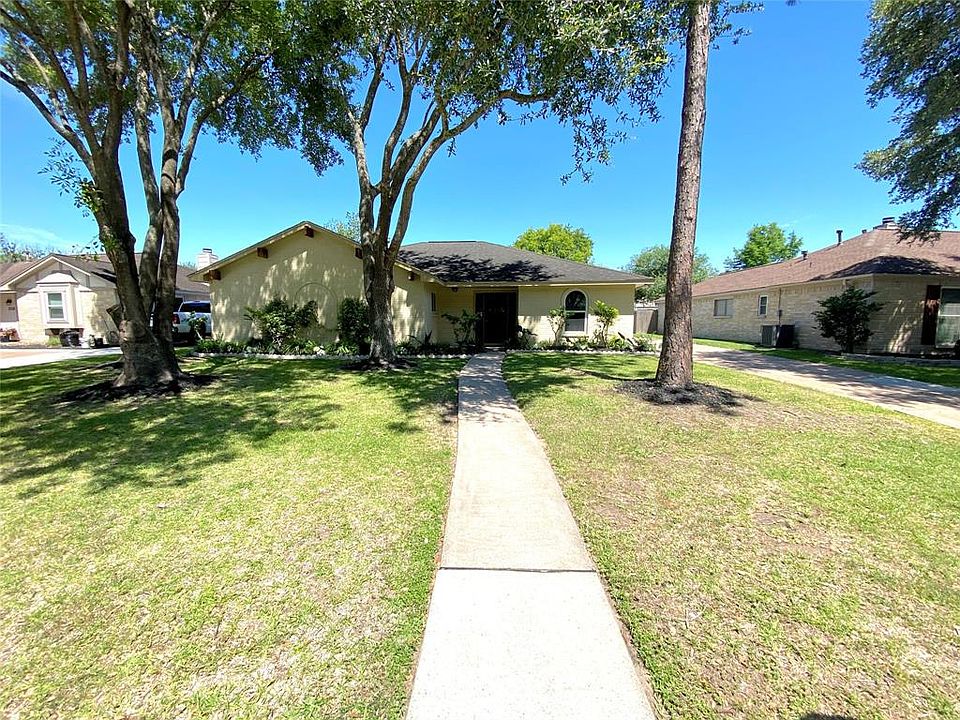 1st image of 2706 Wood Creek Dr