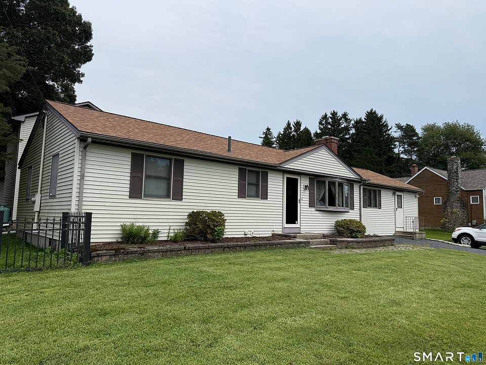 2nd image of 232 Lakeside Boulevard East