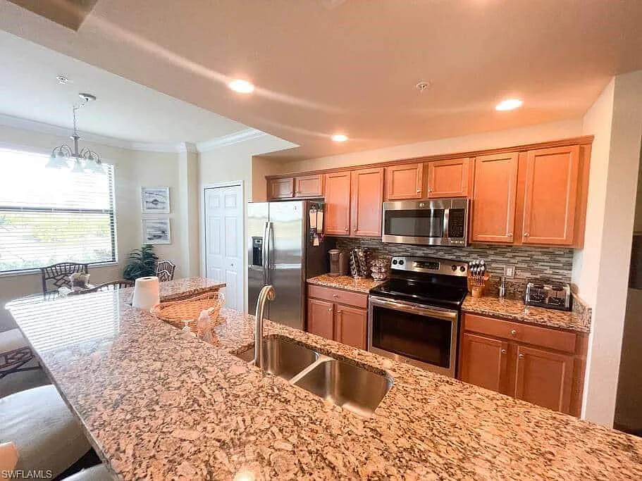 2 bed, 2.0 bath, 1232 sqft, $10,000 — Photo 4