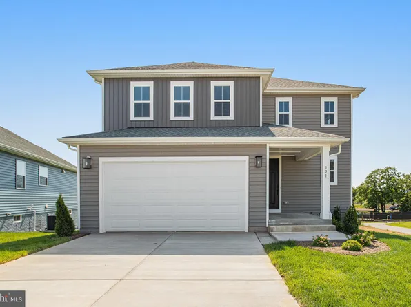 121 Midsummer Ln, Middletown, VA 22645
