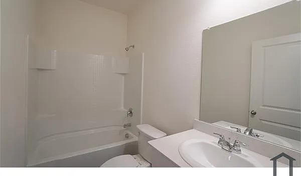711 Camden Dr — Photo 7