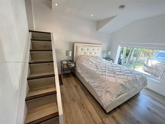 4th image of 1460 Marseille Dr #1