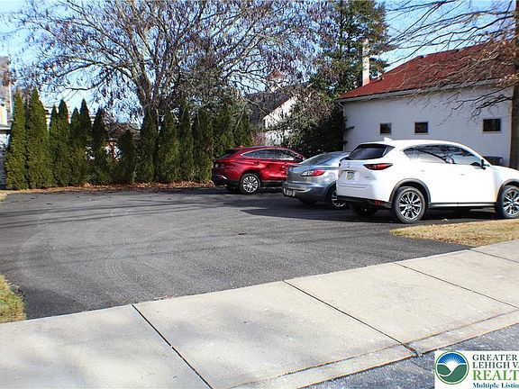 5th image of 135 S Main St