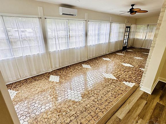 5th image of 4266 Acacia Dr