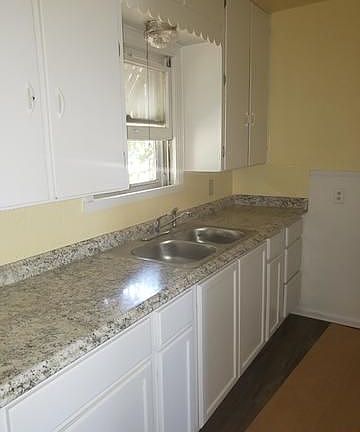 4th image of 342 Topeka Blvd #2
