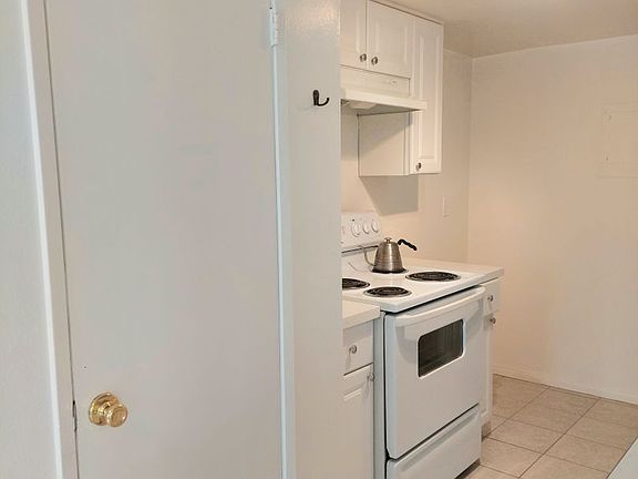 2nd image of 2631 N Spinnaker Ave