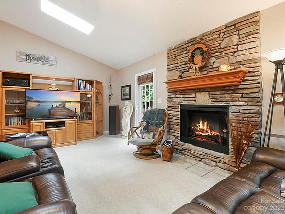 5th image of 92 S Briarcreek Ct