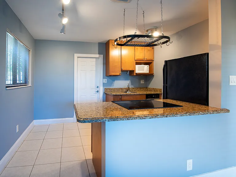 1023 NW 1st Ave #3 — Photo 11
