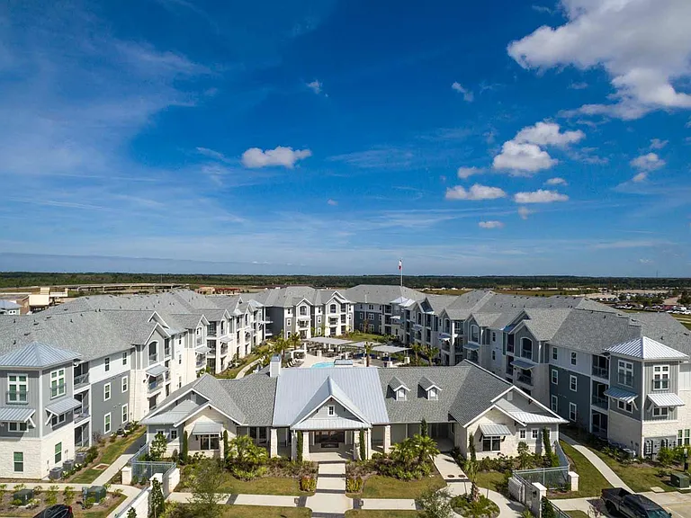 Catalon at Lago Mar I & II — Photo 18