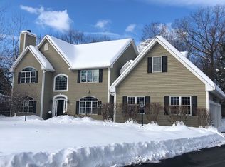 20 Long Shadow Dr, Latham, NY 12110