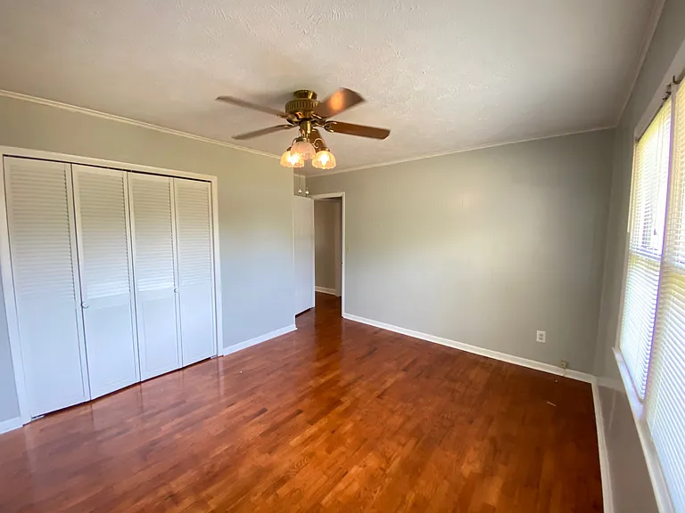 5118 Tulip Dr — Photo 13