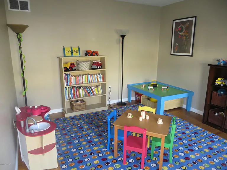 9 Delwood Dr — Photo 16