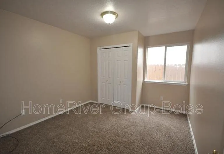 3044 N Sagefire Ave — Photo 9