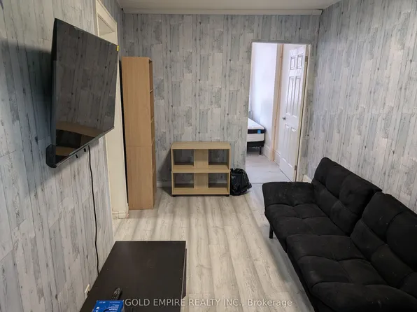 344 Richmond St #3, London, ON N6A 3C3