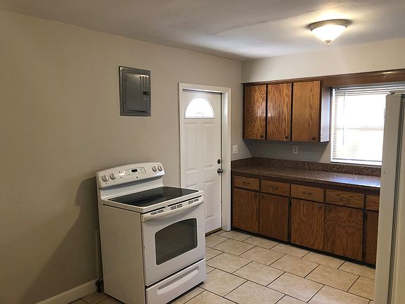 2nd image of 626 N Center St APT 1