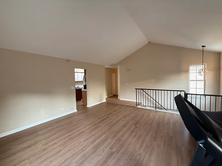 1249 Orleans Dr — Photo 9