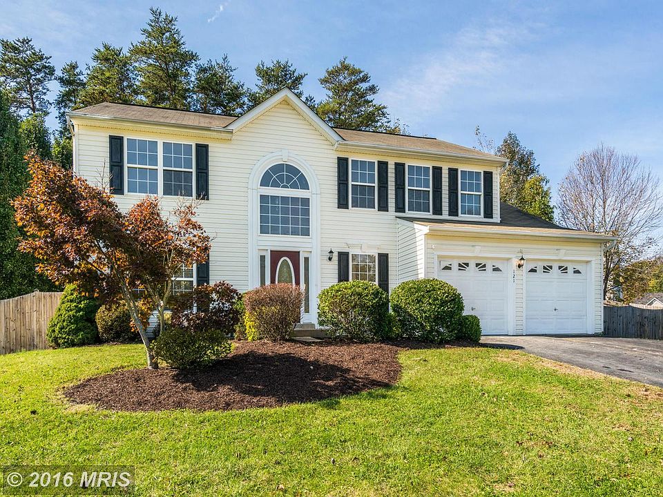 1st image of 121 Saint Roberts Dr