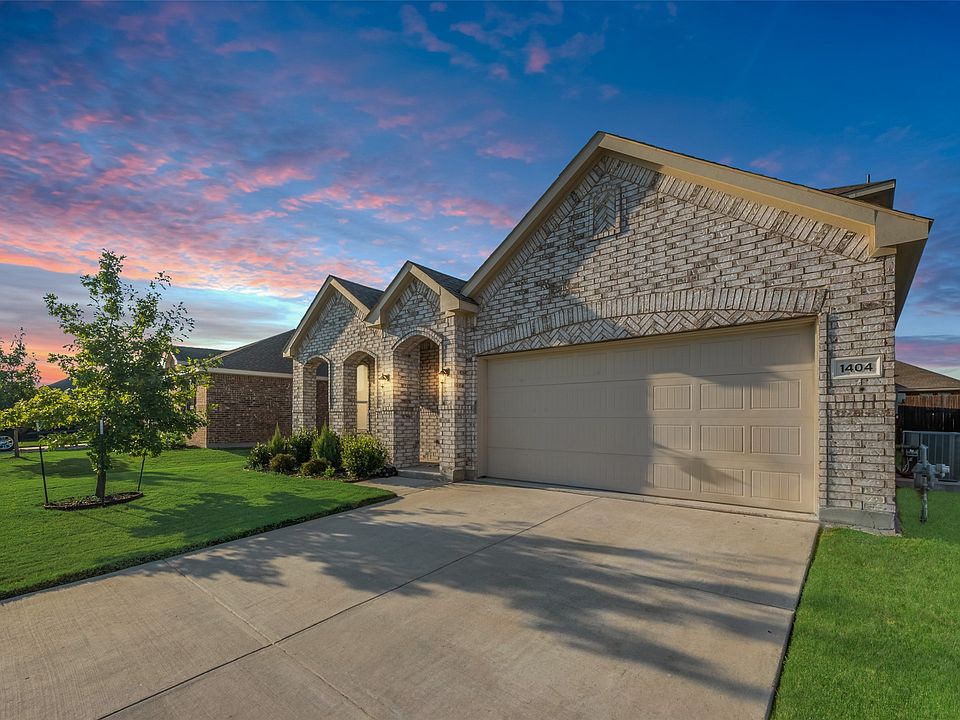 1st image of 1404 Forest Haven Dr
