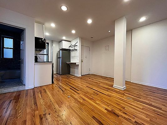 5th image of 267 Lincoln Pl #2E