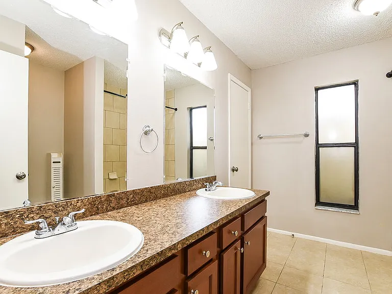 534 S Sundance Dr — Photo 11