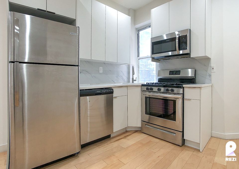 1st image of 252 Madison St APT 3L