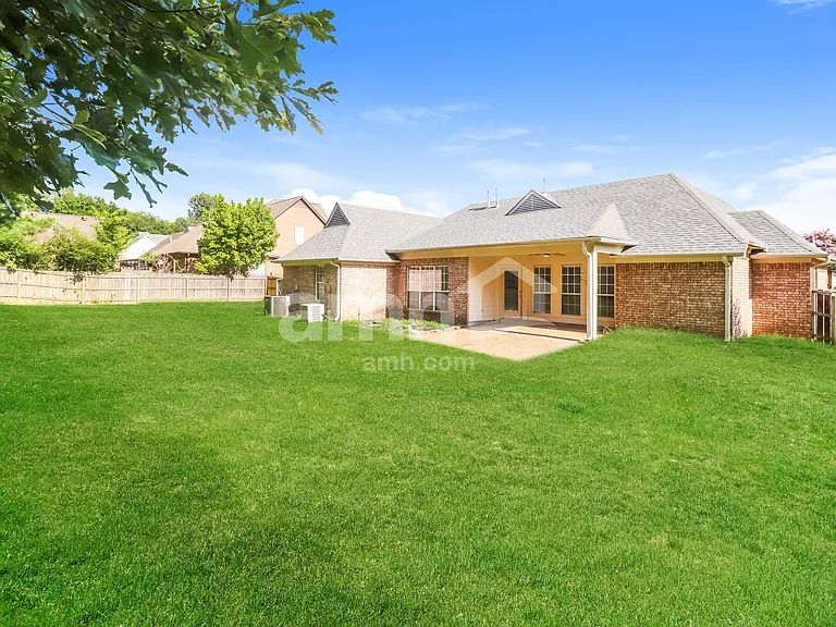 8500 Wolf Trace Ln — Photo 16