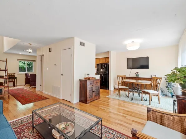 13 Nightingale Ln #13, Salem, MA 01970