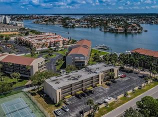 301 87th Ave S #203, Saint Petersburg, FL 33706