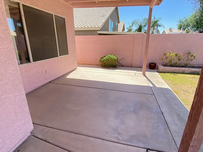 3358 E Wickieup Ln — Photo 39